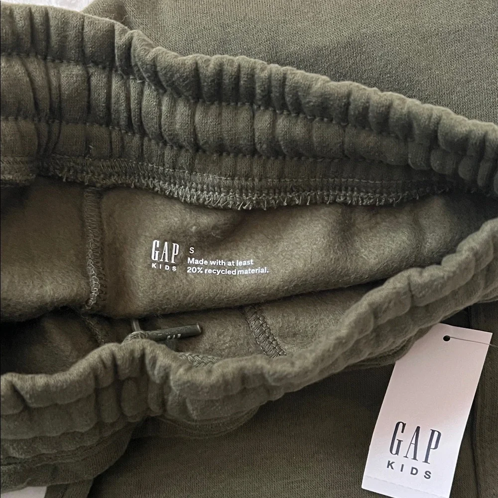 GAP Kids Soft Quarter Zip Pullover Sweatsuit NEW Size Small 6-7